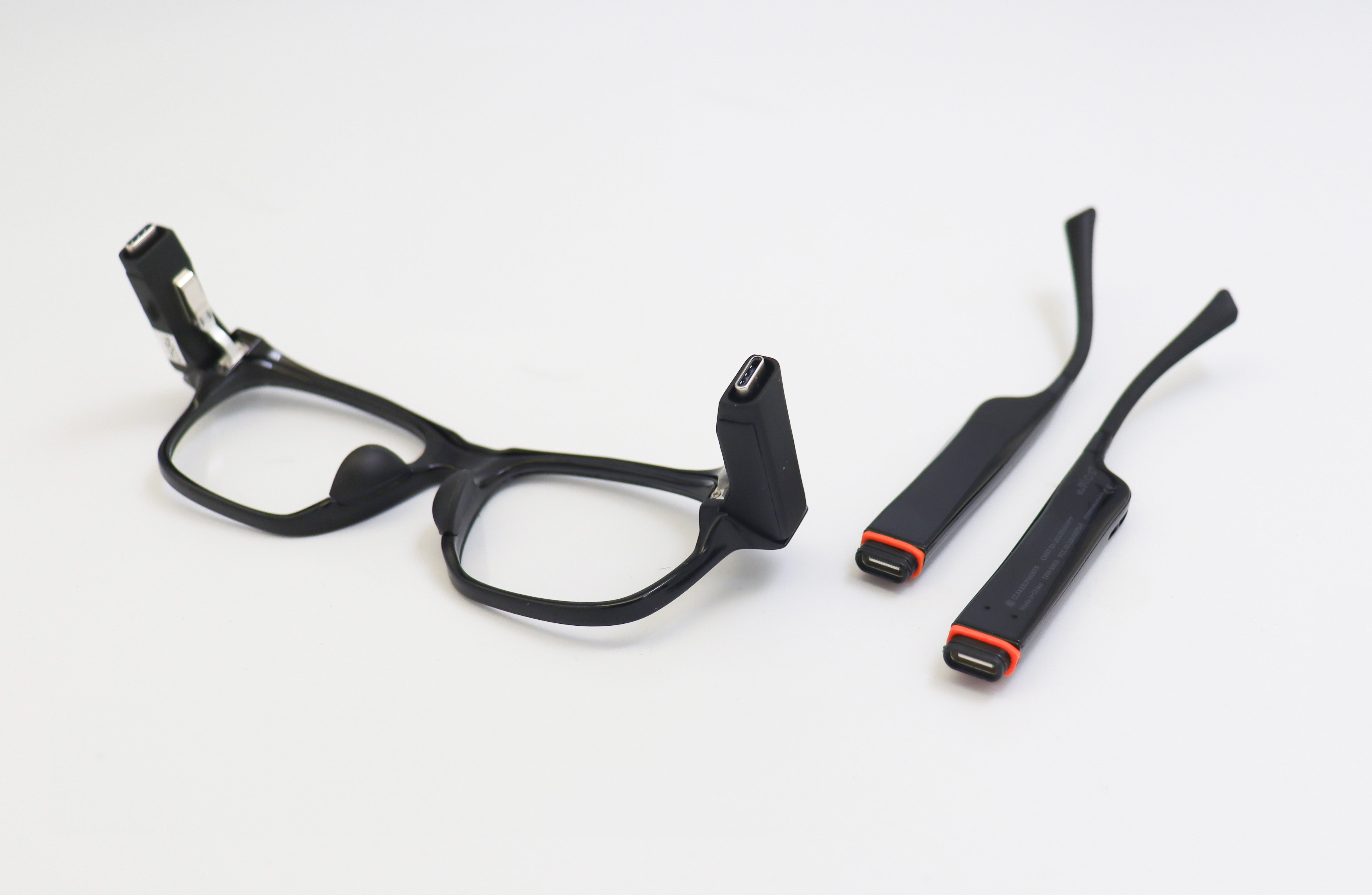 9TO5Google reports Solos AirGo smart glasses with Google Gemini and GP Solos Smartglasses